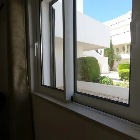 Holiday R. De Vale Do Olival شقة *