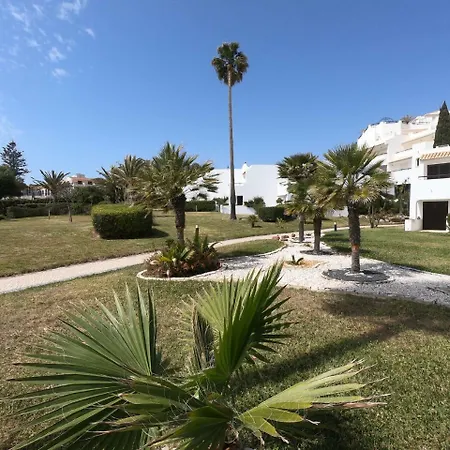 Holiday R. De Vale Do Olival شقة *
